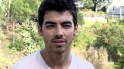 22902343_VRNAHARBG - Cambio Cares - Joe Jonas On Bullying part 1