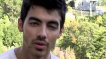 22902460_YMELKCIMH - Cambio Cares - Joe Jonas On Bullying part 1