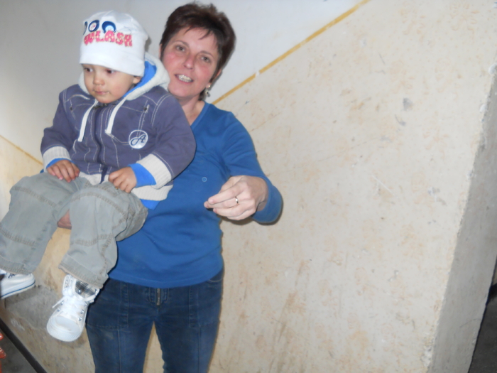 ajutor de la vecina - Flori--i banale