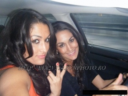 the bella twins in real life (22) - the bella twins in viata reala