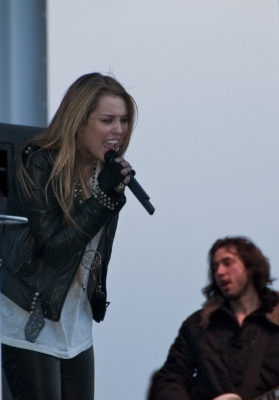  - Miley Cyrus Performs at Microsoft Store