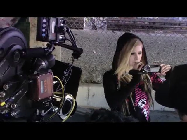 bscap0402 - Avril Lavigne - Making of Cannon Singapore Comercial - Captures by me