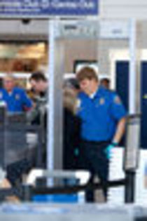 thumb_056 - April 6 - LAX Airport - Intr-un aeroport din LAX