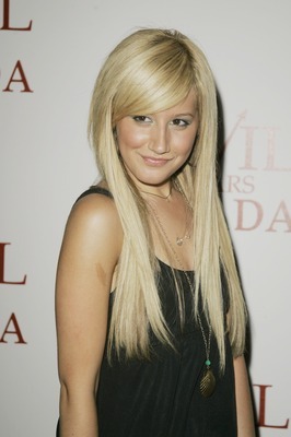 ashley-tisdale-976524l-poza - Fanclub Ashley