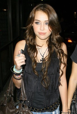 miley-cyrus-868320l-poza - Fanclub Miley