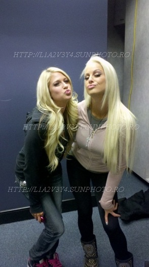 2 - maryse twitter