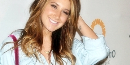 wre - ashley tisdale la sedinta foto 9