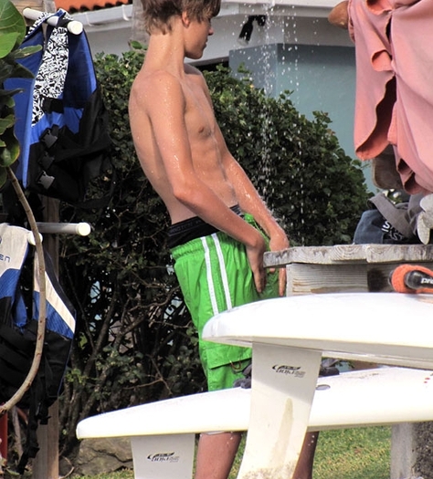 justin bieber1 Justin Bieber se distreaza in bermude