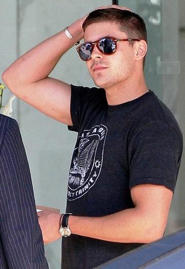 zac efron la Zac Efron in Los Angeles