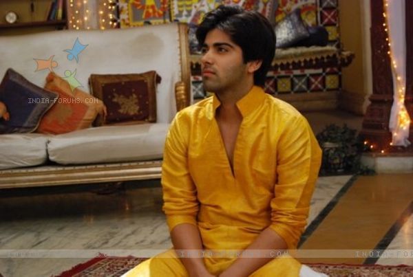 33172-ranvir-is-sitted-for-his-haldi-ceremony - Kinshuk Mahajan