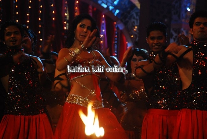 l4_Katrina_Kaif_recording_Apsara_Awards_Performance_2011_2812229 - katrina kaif new