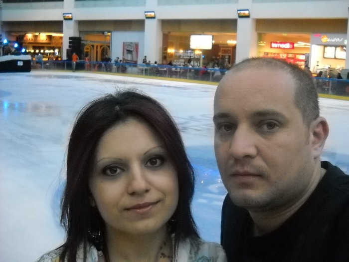 Andreea -Bogdan - In Mall Cotroceni cu prietenii-with friends in Mall