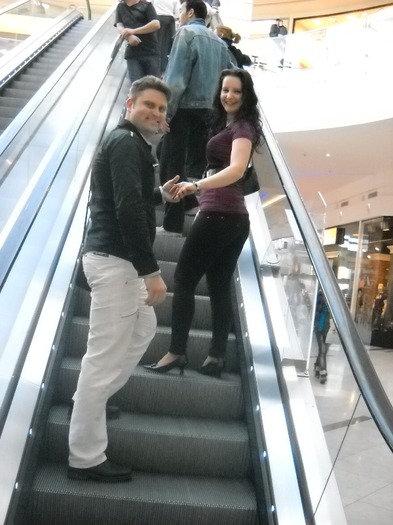 Florin-Lori - In Mall Cotroceni cu prietenii-with friends in Mall