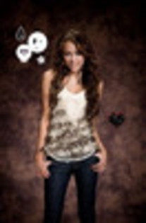 35420802_WMFHNFMAT - Poza cu Miley Cyrus