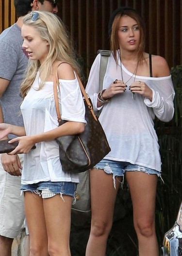 poze-miley-cyrus-liam4-530x742