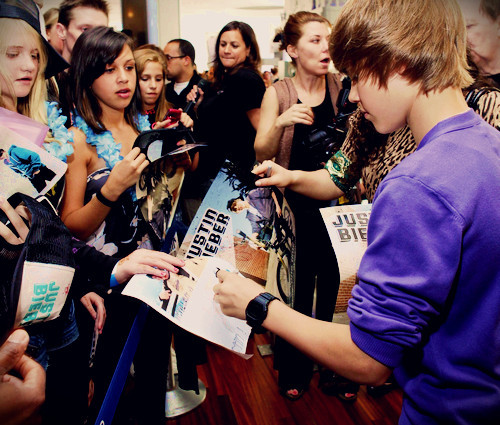 1303207409475_f - Justin-Bieber