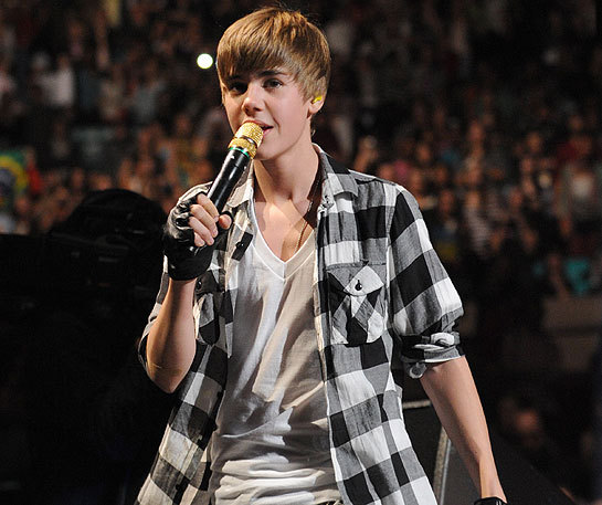 bieber-stage--z - Justin-Bieber