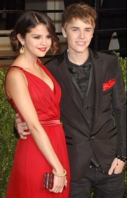 justin_bieber_selena_gomez_oscars_20111 - Justin Bieber and Selena Gomez 0