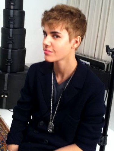 justin_bieber_cut_off_hair - Justin Bieber 00000