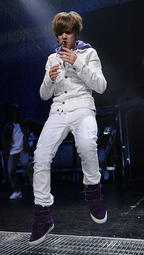 5-JUSTIN-BIEBER-JU_1818189a - Justin Bieber 00000