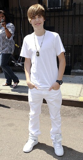 JUN-10-REX_1818190a - Justin Bieber 00000