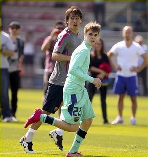 justin-bieber-barcelona-soccer-07 - Justin Bieber 00000