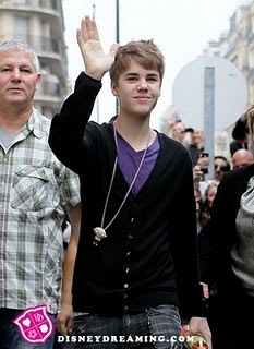 Justin-Bieber-Paris-France-Fans - Justin Bieber 00000