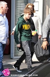 Justin-Bieber-Paris-France-Hotel