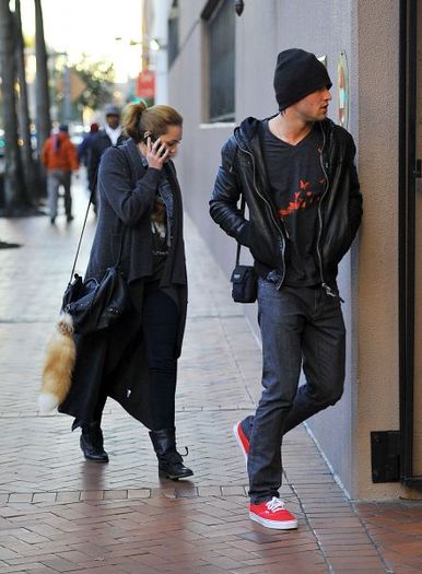 normal_007~36 - 13 01 - Head back to her hotel in New Orleans with Josh Bowman