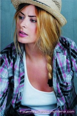 Kitty Cepraga este noua Brigitte Bardot in locul Iuliei