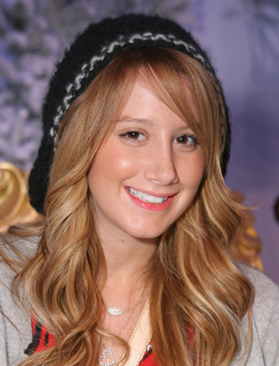 ashley_tisdale_nose_job-5 - 0o0o-ashley tisdale no make-up