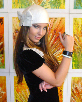 67745636rq4 - Belinda