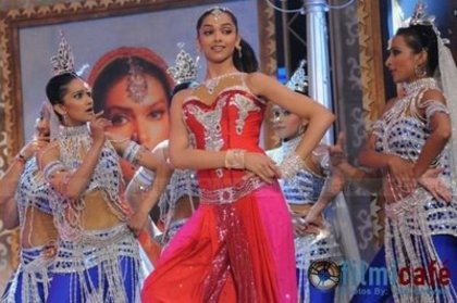 LUXSabseyFavKaun04[1] - Deepika Dances