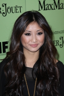 normal_brenda-song-0031