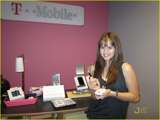 normal_001 - Visiting - T - Mobile - Store