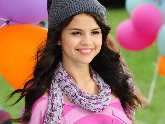 Selena-Wallpaper-selena-gomez-21145422-1024-768