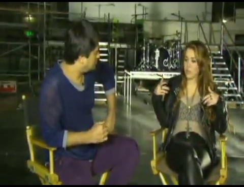 bscap0013 - Miley Cyrus No Brasil Interview