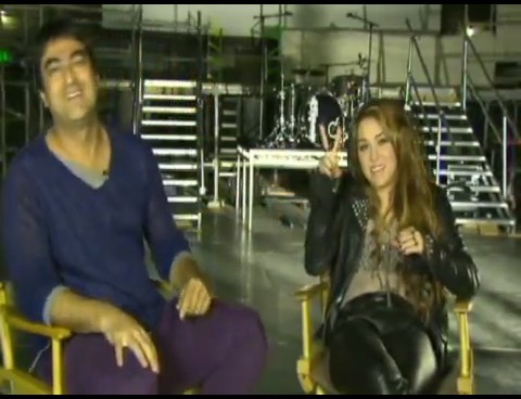 bscap0159 - Miley Cyrus No Brasil Interview