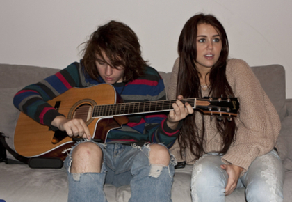 normal_15368__everly_miley_8_122_378lo_64893476 - cool miley cyrus