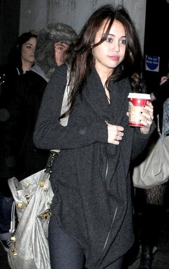 pio (74) - poze diverse cu miley cyrus