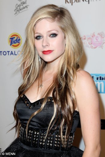 avril_lavigne_001_091809