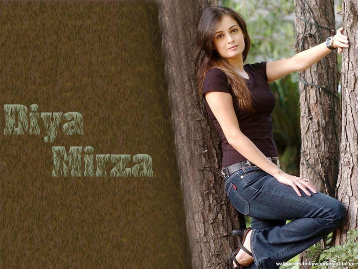 hot%20diya%20mirzas%20wallpapers%20for%20pc[1]