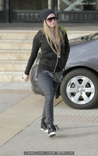 ds - avril lavigne new photo