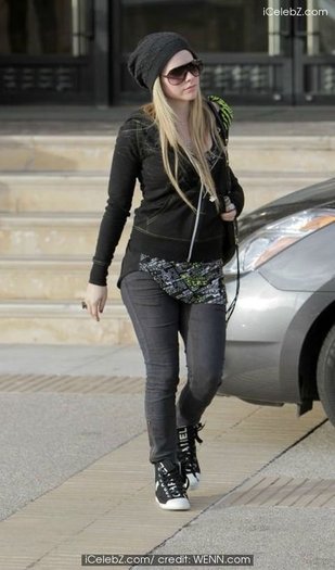 dwsd - avril lavigne new photo