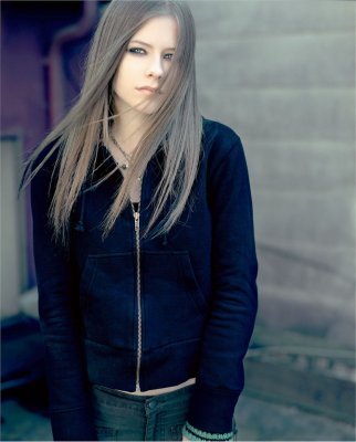 65y5y (7) - avril lavigne new photo