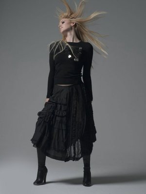 65y5y (26) - avril lavigne new photo