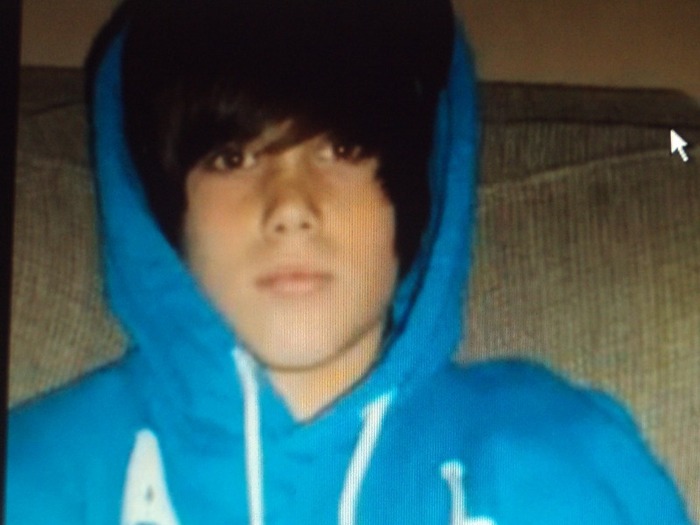 Justin-Bieber-s-EXTREME-Lookalike-justin-bieber-9389999-2048-1536