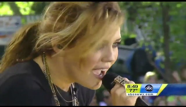 bscap0632 - Good Morning America Robot