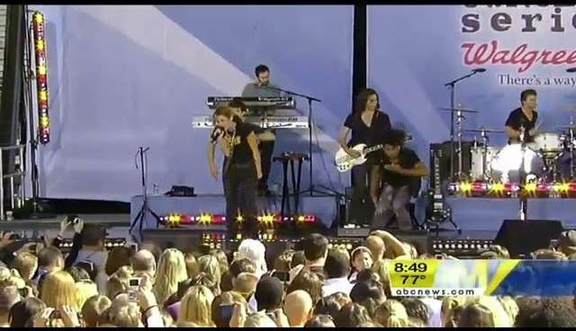 bscap0635 - Good Morning America Robot