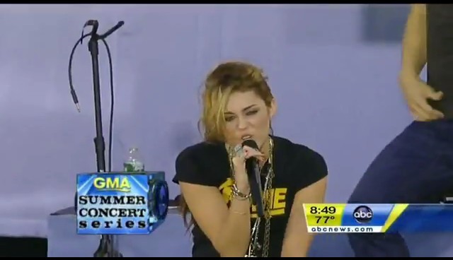 bscap0655 - Good Morning America Robot